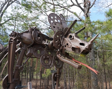 Dinosaur - Roadside sculptures in Lamar, AR