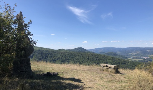 Mohyla 2000 sculpture by Herbert Kisza at the summit of Úhošť (Kadaň)