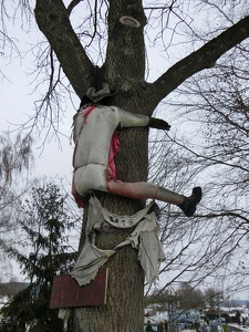 Witch on a tree, CZ