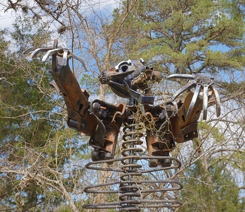 Bear - Roadside sculptures in Lamar, AR