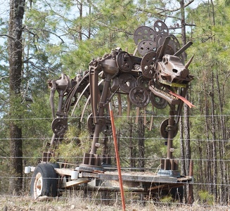 Dinosaur - Dinosaur Hill - Roadside sculptures in Lamar, AR